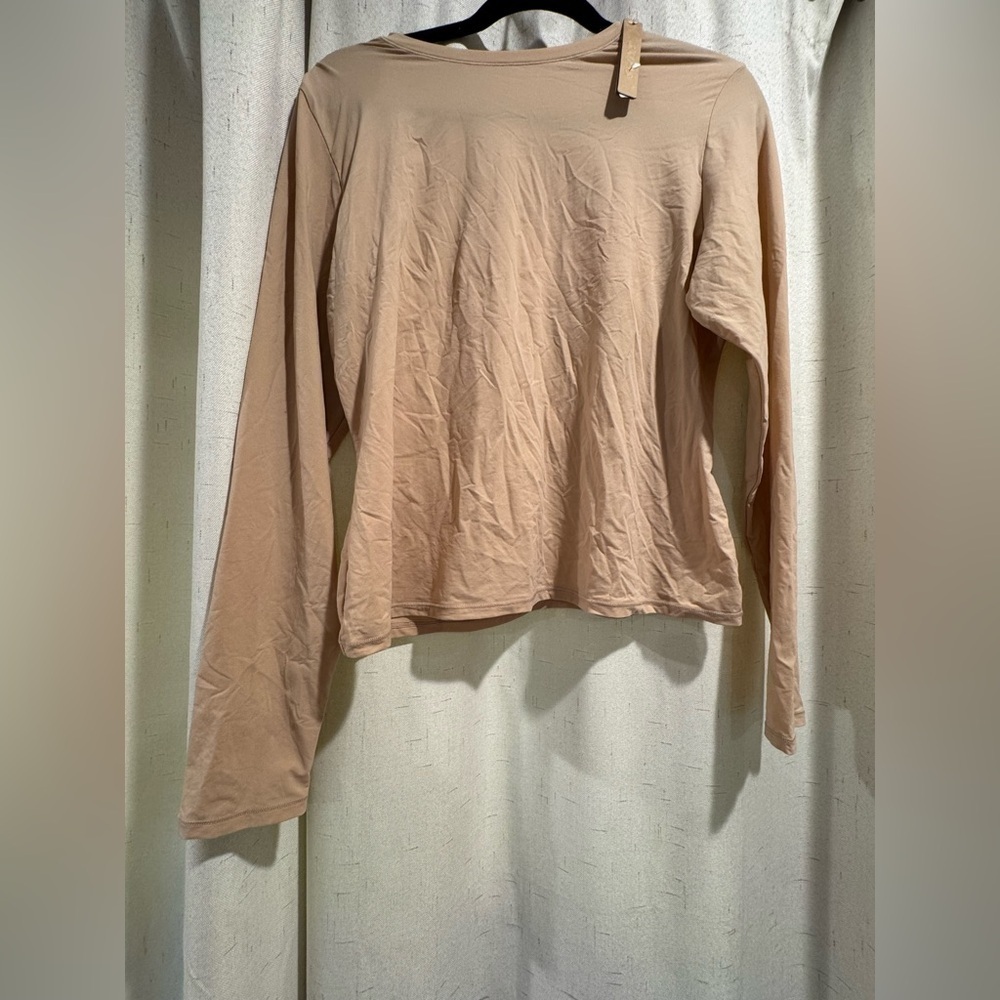 SKIMS Fits Every body long sleeveve shirt. Color: Clay. Size 2X. NWT - Picture 5 of 5